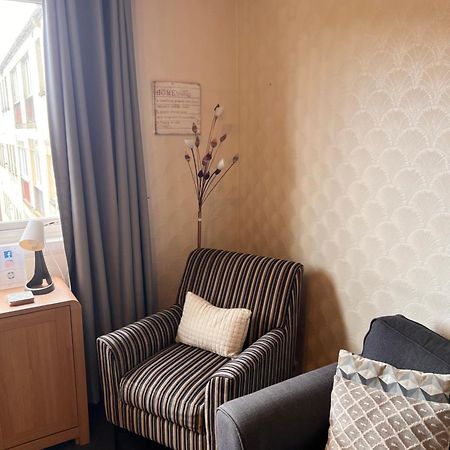 Crags View Apartment On The Royal Mile Edinburgh Bagian luar foto