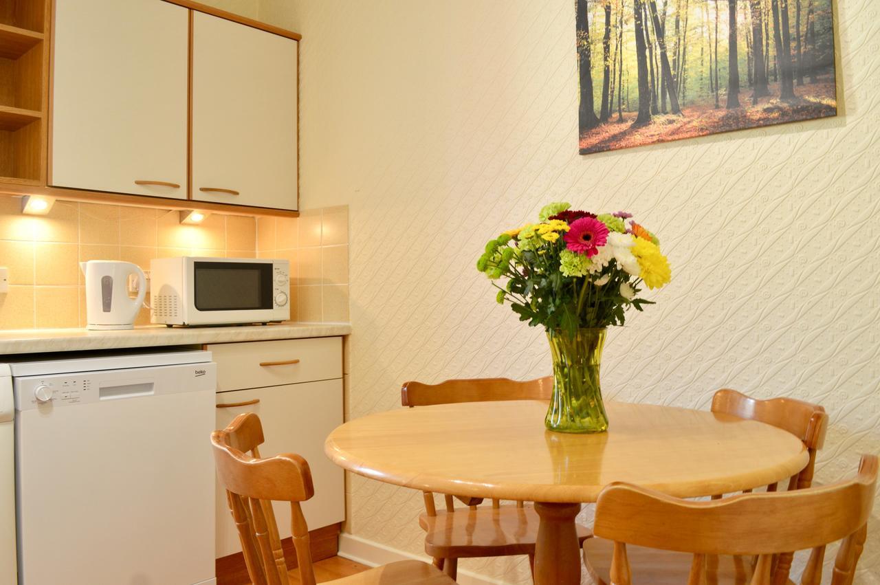 Crags View Apartment On The Royal Mile Edinburgh Bagian luar foto