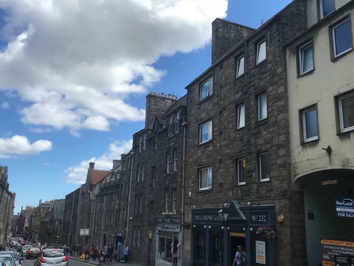Crags View Apartment On The Royal Mile Edinburgh Bagian luar foto
